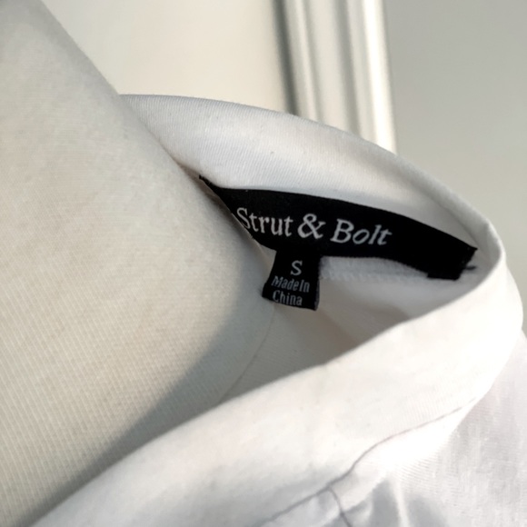 Top with Lace Ruffled Sleeves - Picture 5 of 5